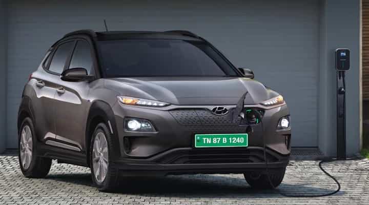Hyundai Kona Priced Similar to MG ZS EV After Rs 1 Lakh Diwali Discount; Other Hyundai Cars Too Get Certain Offers Hyundai Kona Priced Similar to MG ZS EV After Rs 1 Lakh Diwali Discount; Other Hyundai Cars Too Get Certain Offers