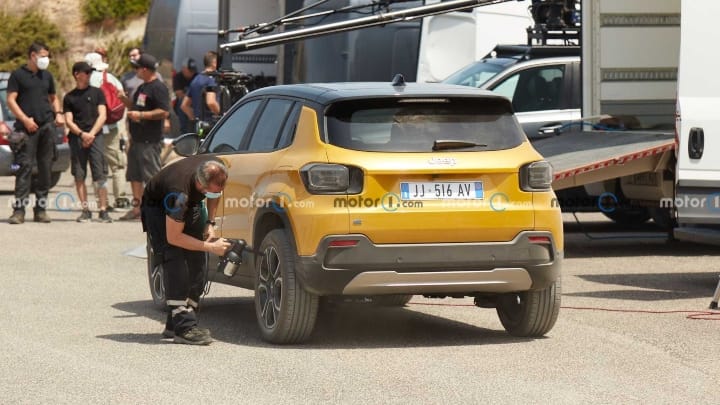 2023 Jeep Electric SUV Spied Undisguised In Production-Ready Form 2023 Jeep Electric SUV Spied Undisguised In Production-Ready Form
