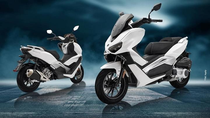 Keeway Sixties 300i, Vieste 300 Scooter India Deliveries Start