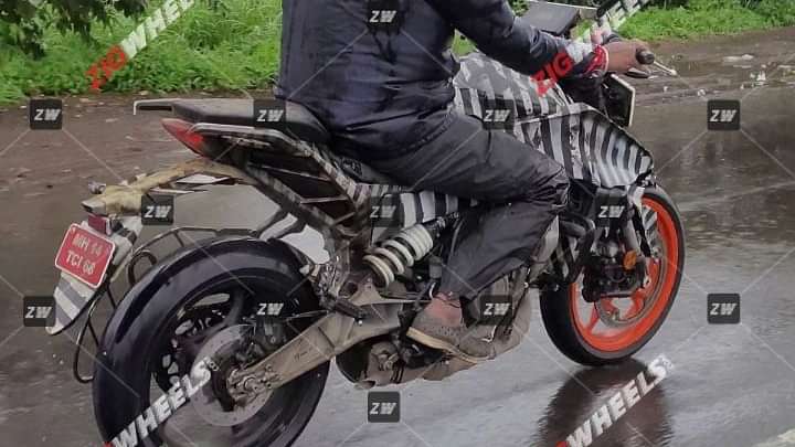 2023 KTM Duke 200 Spied Testing On Indian Roads