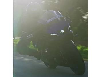 Yamaha R7