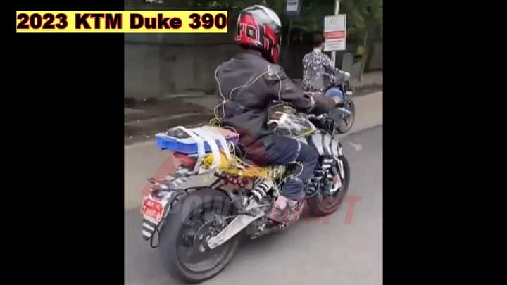 2023 KTM Duke 390 & Duke 200 Spied On City Test Run