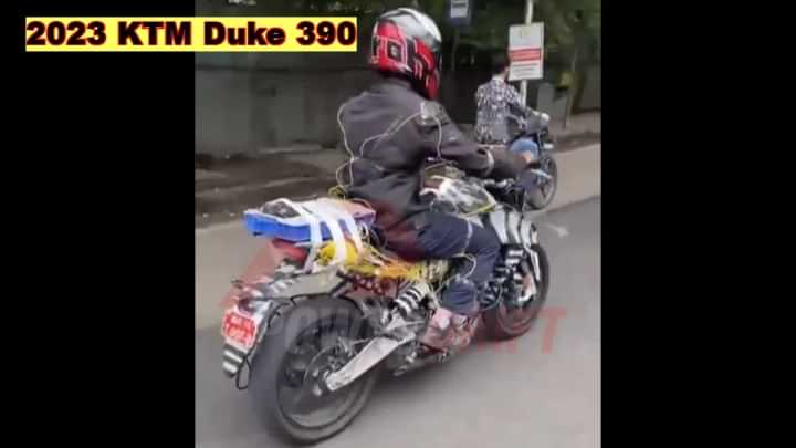 2023 KTM Duke 390 & Duke 200 Spied On City Test Run 2023 KTM Duke 390 & Duke 200 Spied On City Test Run