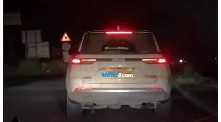 Jeep Grand Cherokee SUV Spied Undisguised On Test In India - Details