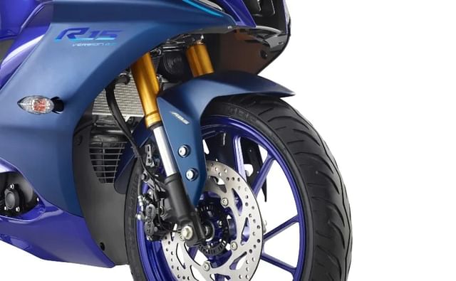 Yamaha R15 V4 suspension