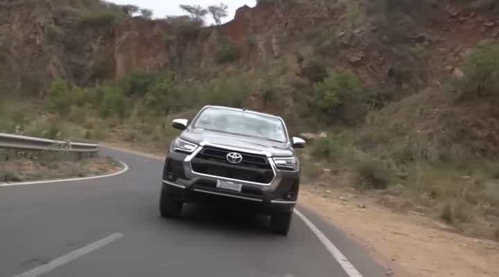Toyota Hilux Gets Rs 2.5 Lac Discount Plus Complementary Accessories Toyota Hilux Gets Rs 2.5 Lac Discount Plus Complementary Accessories