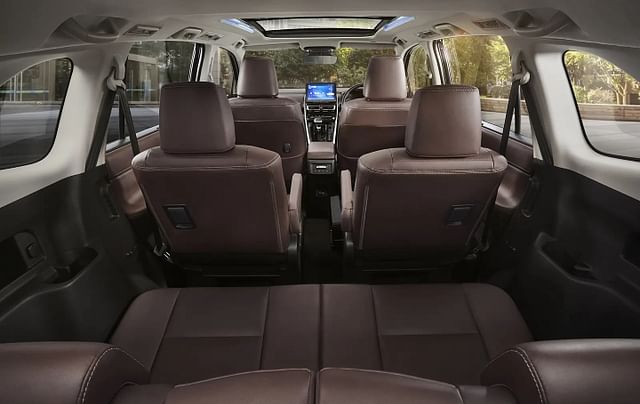 Toyota Innova Hycross Petrol VS Strong Hybrid