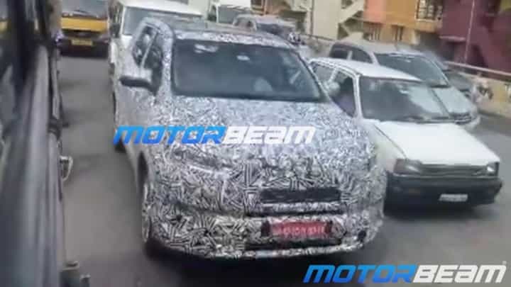 2022 Toyota Innova Hycross Spied With Panoramic Sunroof - It Is Big 2022 Toyota Innova Hycross Spied With Panoramic Sunroof - It Is Big