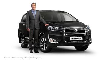 Toyota Innova Crysta Diesel Vs Innova Hycross 