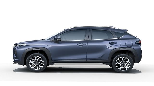 maruti suzuki fronx side profile
