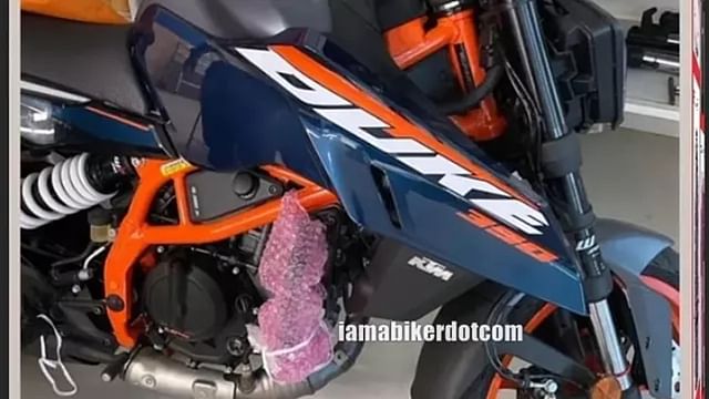 2023 KTM Duke 390