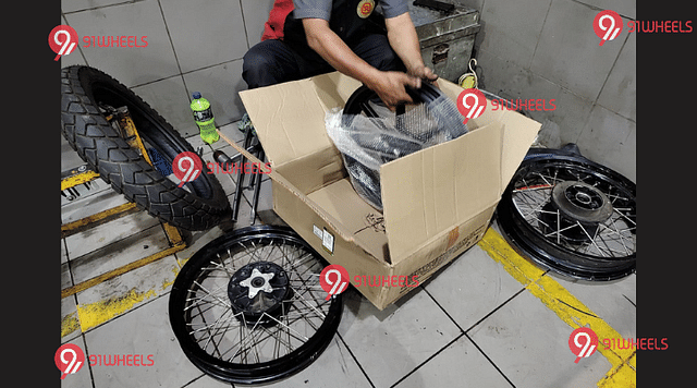 Interceptor 650 Alloy Wheels
