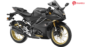 Yamaha R15 Colour