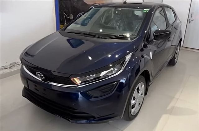 Tata Altroz Variants  XM And XM(S) 