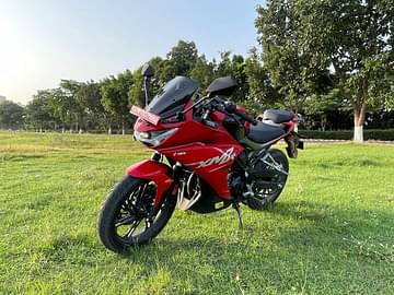 Hero Karizma XMR210