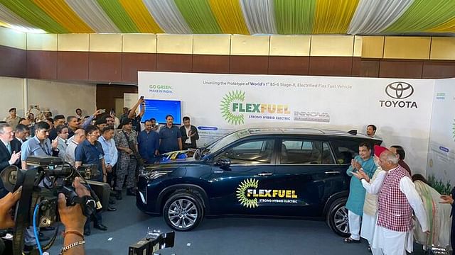 Innova hycross Flex Fuel 
