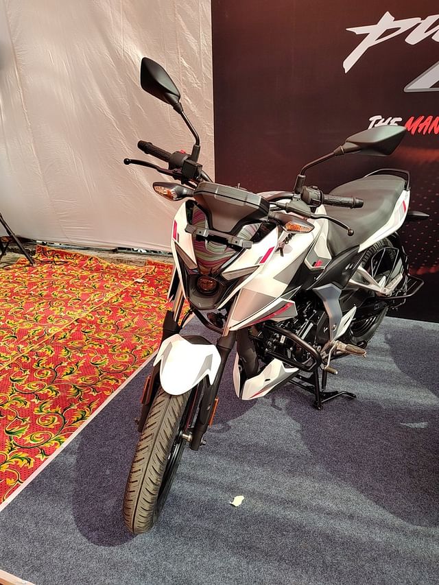 bajaj pulsar n150
