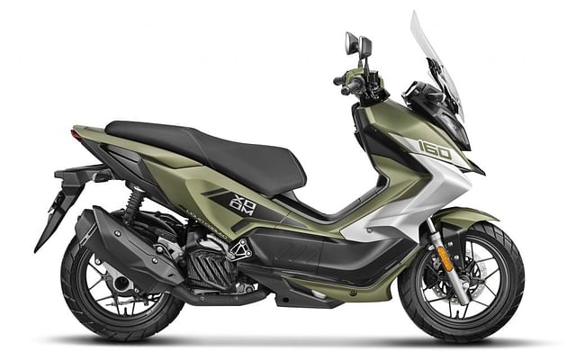 2025 Yamaha Aerox 155 Vs Hero Xoom 160