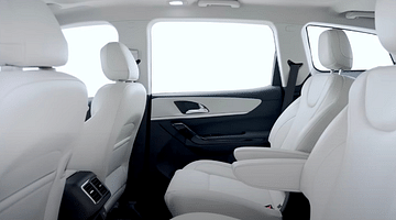 2024 Mahindra XUV700 get rear captain seats