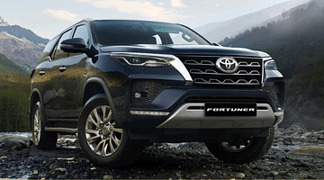 Toyota Fortuner vs MG Gloster