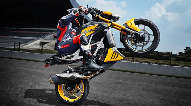 TVS Apache RTR 310 VS KTM Duke 250