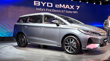 BYD eMAX7