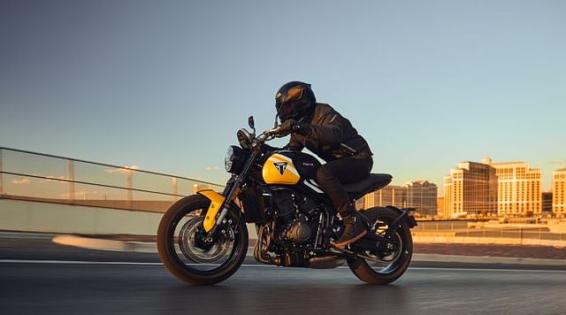 Honda CB750 Hornet Vs Triumph Trident 660