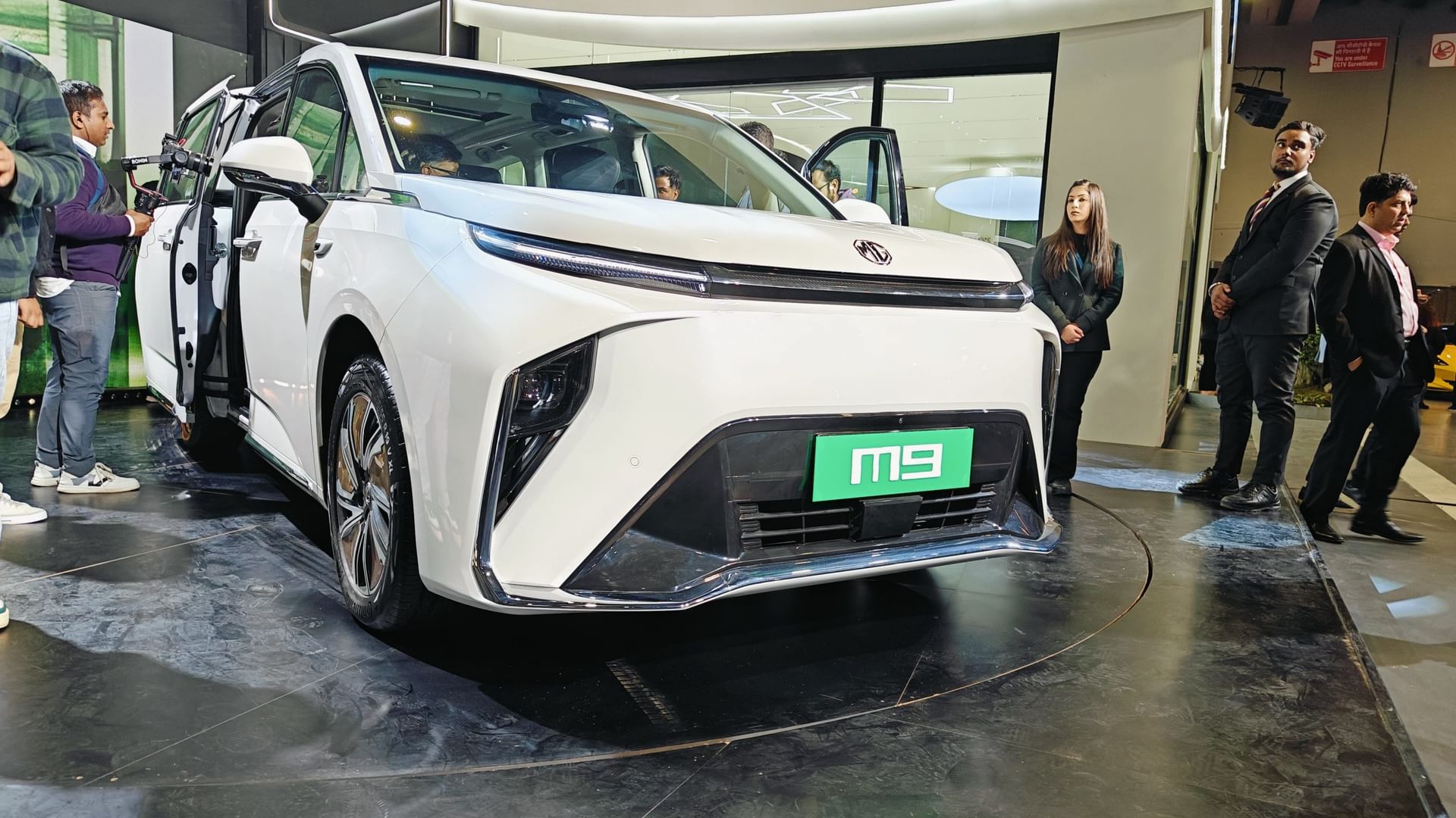 MG M9 Showcased At Bharat Mobility Global Expo 2025 MG M9 Showcased At Bharat Mobility Global Expo 2025