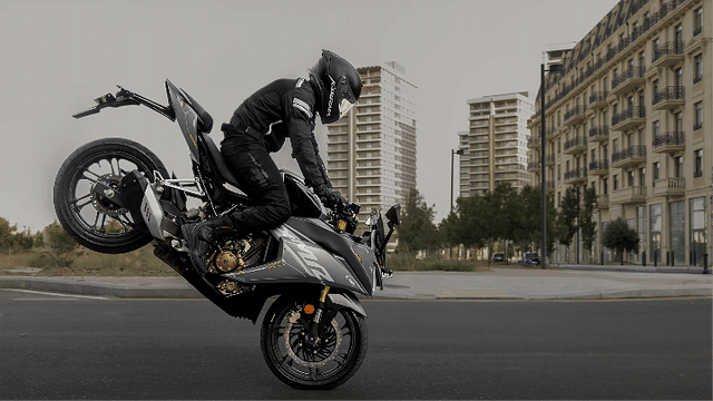 Karizma XMR 210