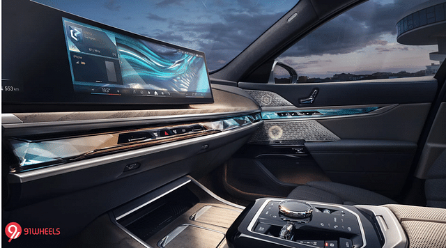 BMW i7