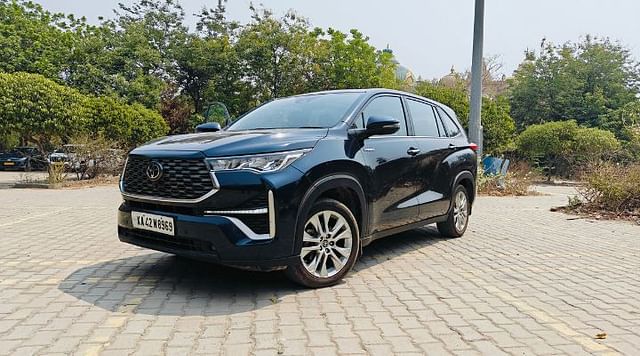 Innova Hycross 