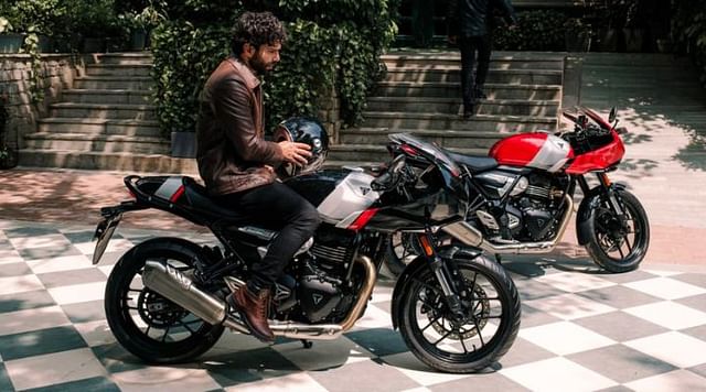 triumph thruxton 400