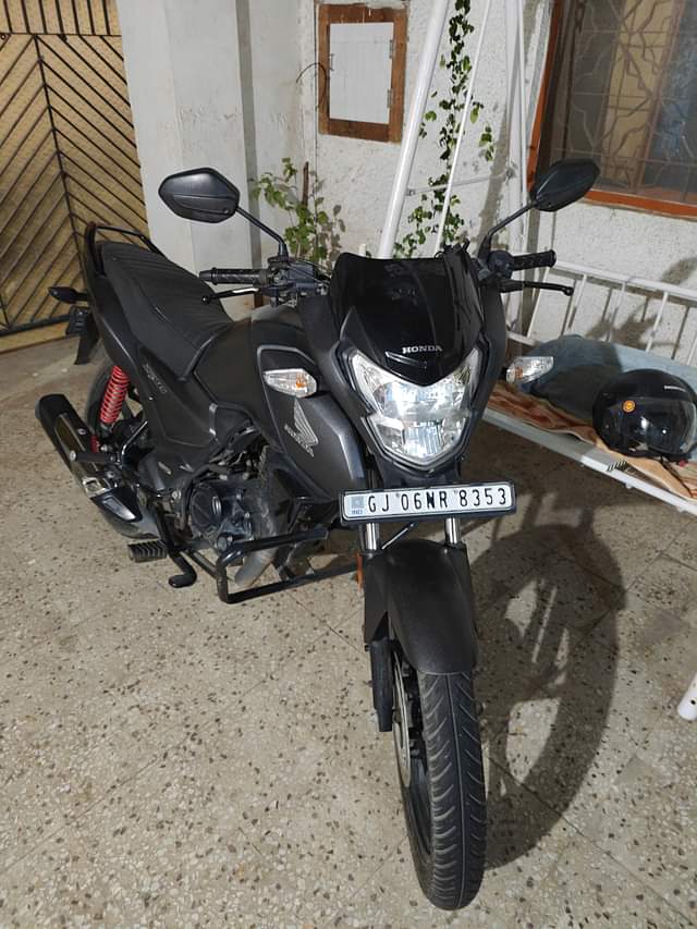 Image 1 of SP 125 by Navin Chaurasia