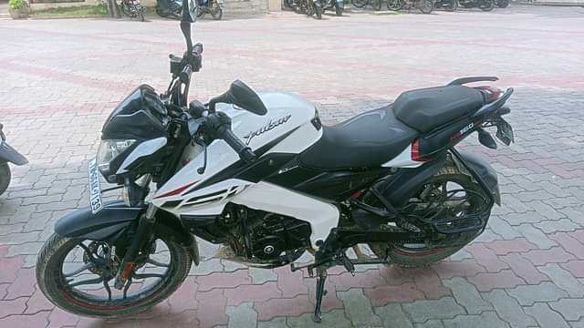 Image 2 of Pulsar NS160 by Arjun G