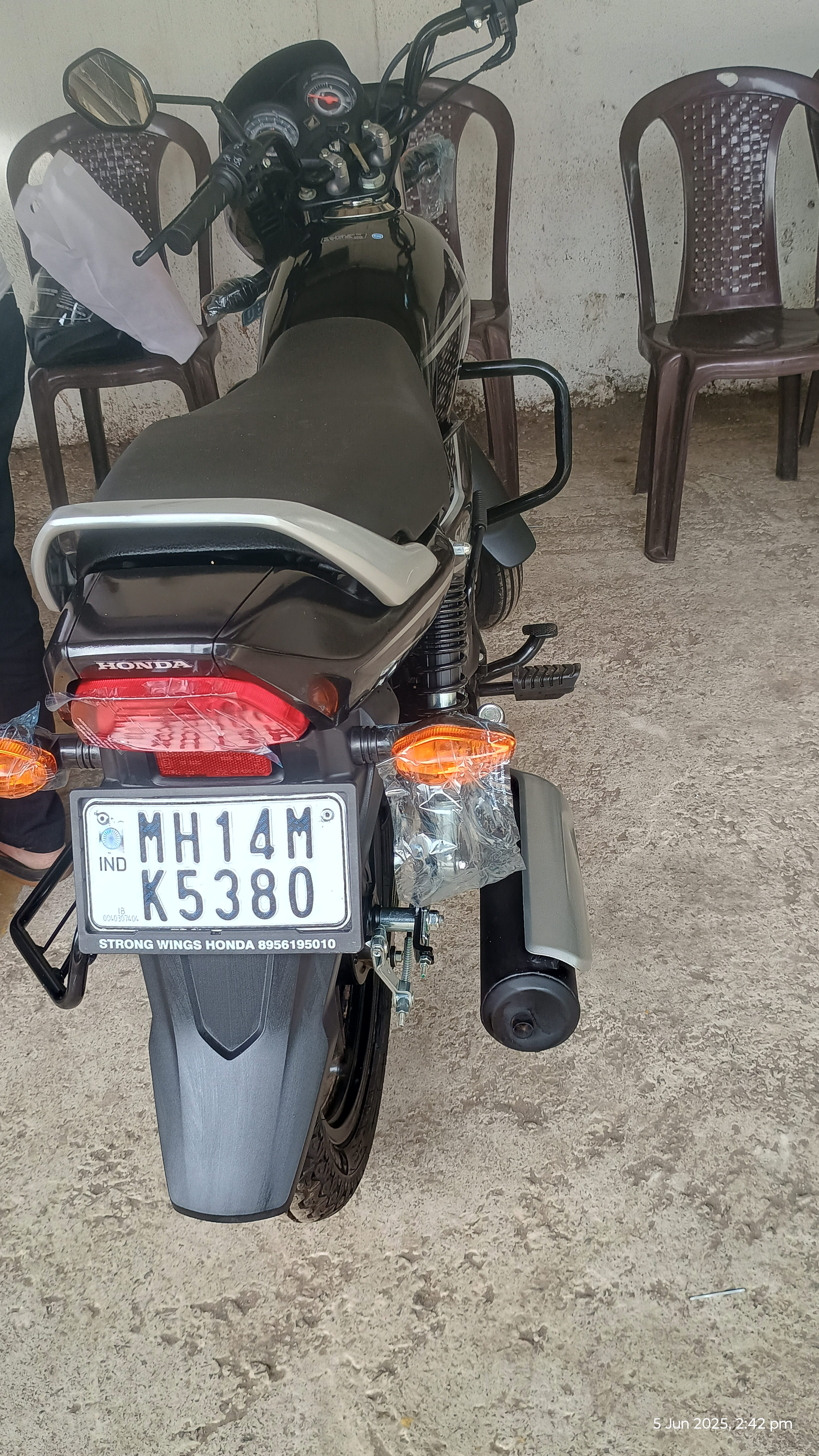 Review image 5 by Amir Khan