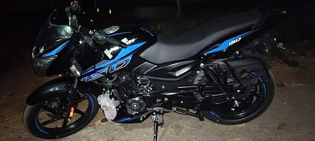 Image 2 of Pulsar 220F by Siva Ganesh Gubbala