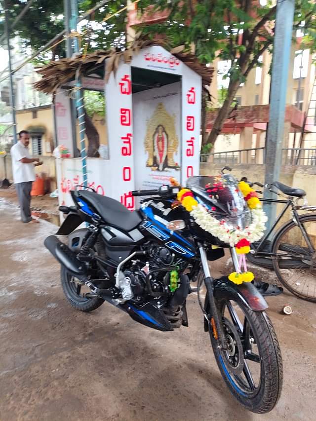 Image 3 of Pulsar 220F by Siva Ganesh Gubbala