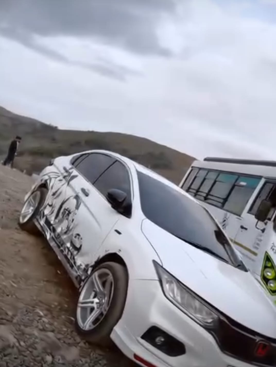 Review image 3 by Ishaaqaffan 