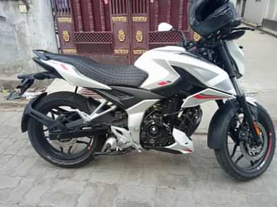 Image 10 of Pulsar N160 by Devansh Sharma