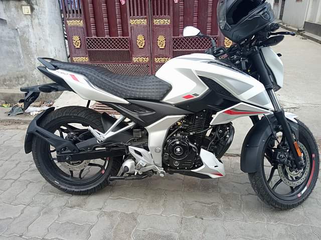 Image 1 of Pulsar N160 by Devansh Sharma