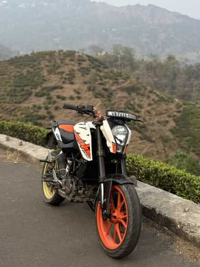Image 1 of Duke 200 by Dhrubajit Karmakar