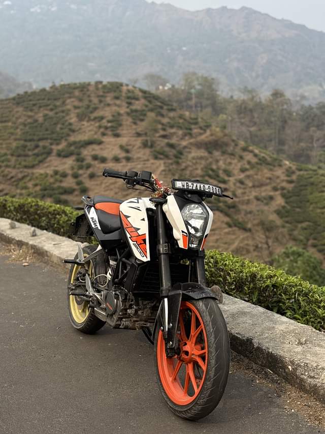 Image 1 of Duke 200 by Dhrubajit Karmakar