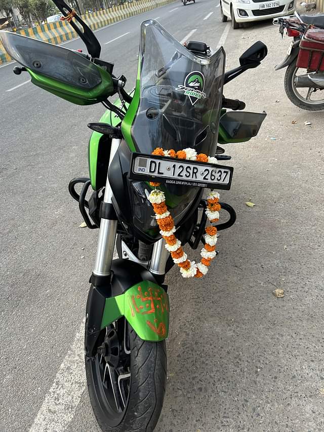 Image 1 of Dominar 400 by Yash Arora