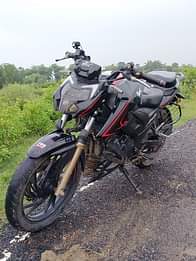 Image 1 of Apache RTR 200 4V by Aradya Singh