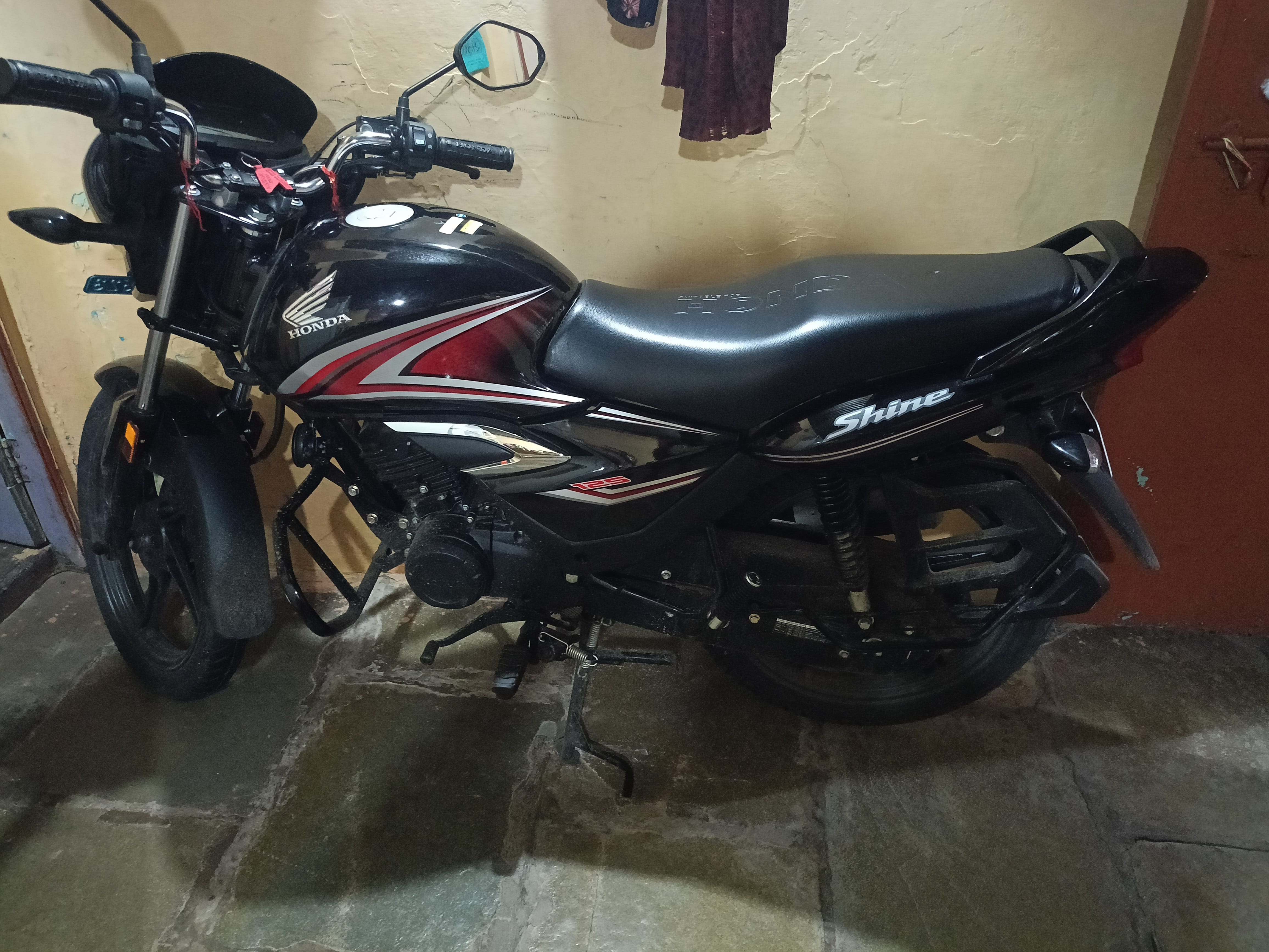 Review image 3 by ARTEE gaud