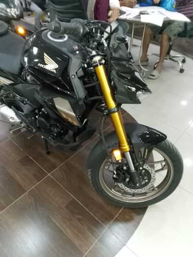 Image 2 of CB 125 Hornet by Karthik Savanur