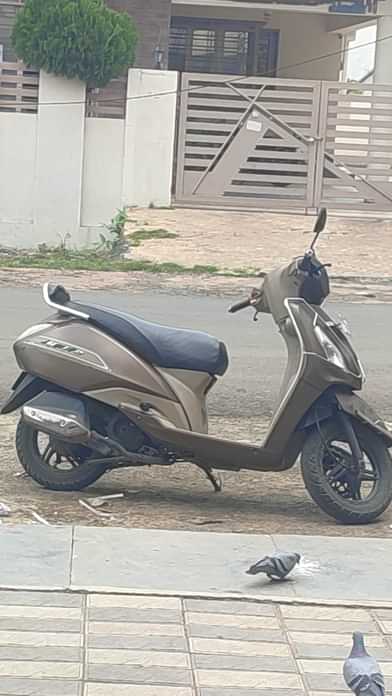 Image 3 of Jupiter 125 by Pavan 