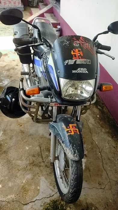 Image 1 of Super Splendor 2010-2017 by Ayush Singh