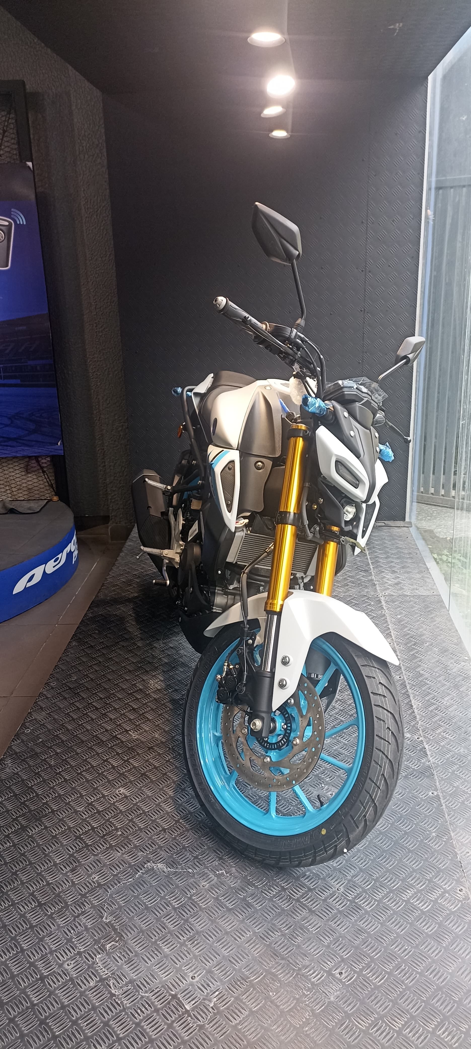 Review image 1 by Sparshrana 