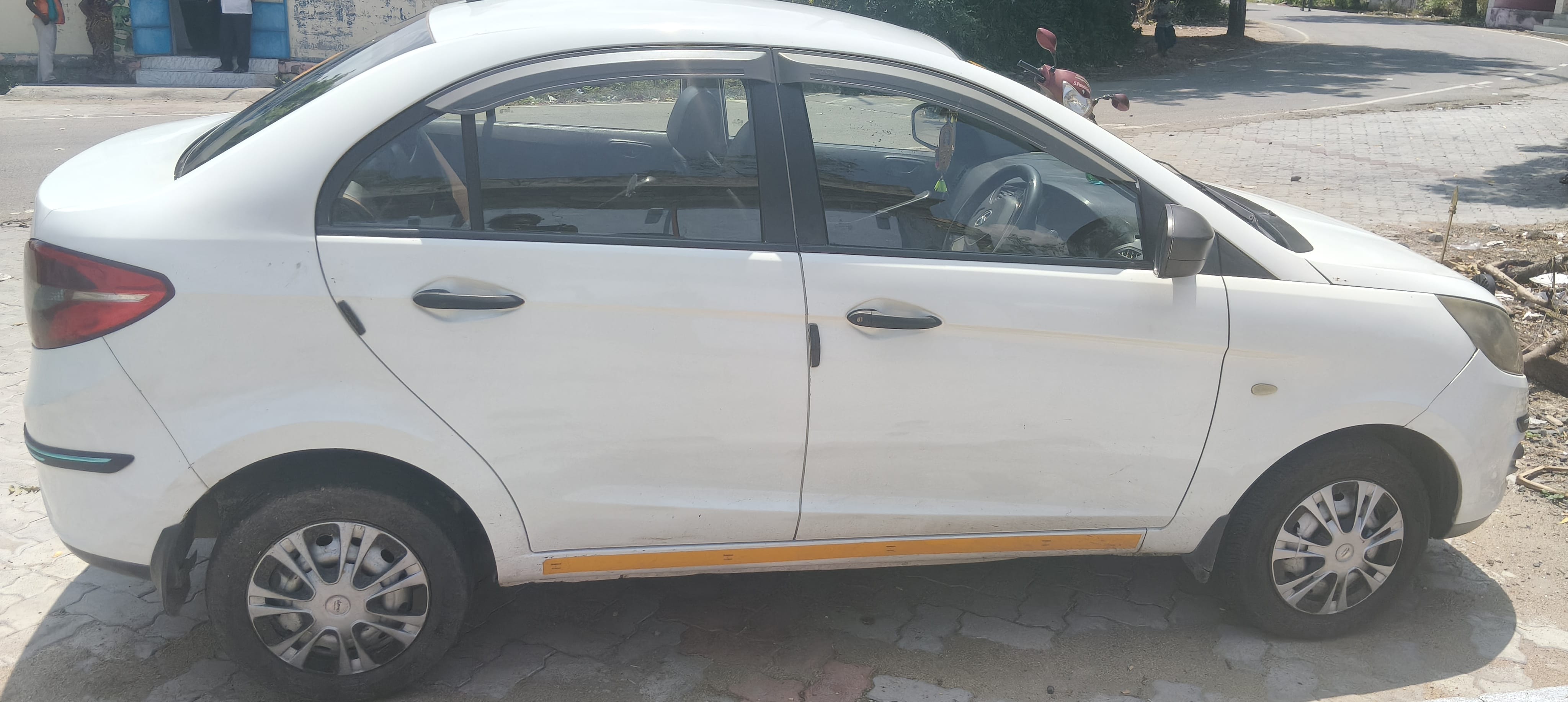 Review image 1 by Rashmika Manthana